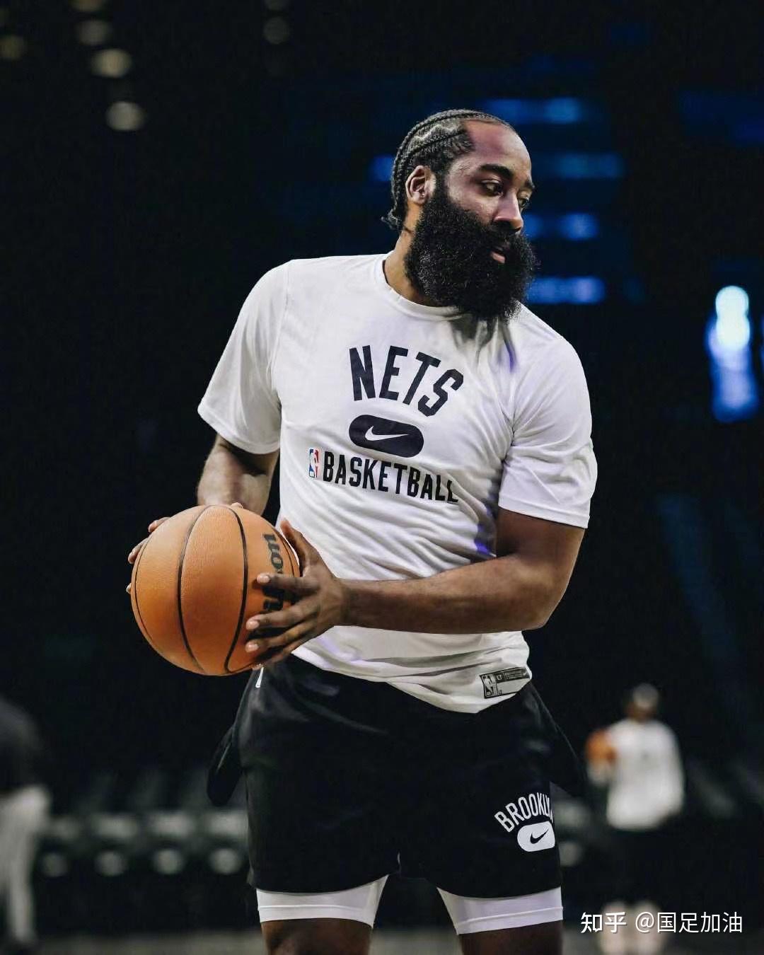 关于社区盾赛程吃紧，密尔沃基雄鹿集结日复出首秀，媒体盛赞，年轻球员得到机会的信息